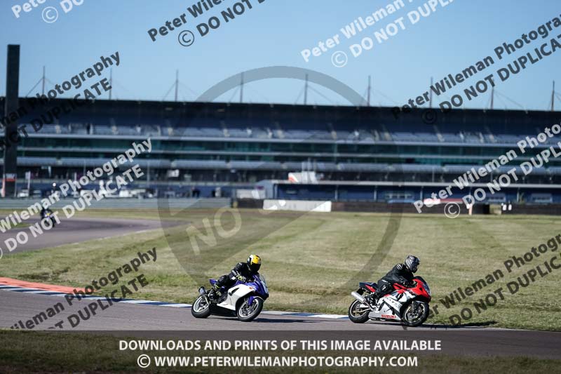 Rockingham no limits trackday;enduro digital images;event digital images;eventdigitalimages;no limits trackdays;peter wileman photography;racing digital images;rockingham raceway northamptonshire;rockingham trackday photographs;trackday digital images;trackday photos